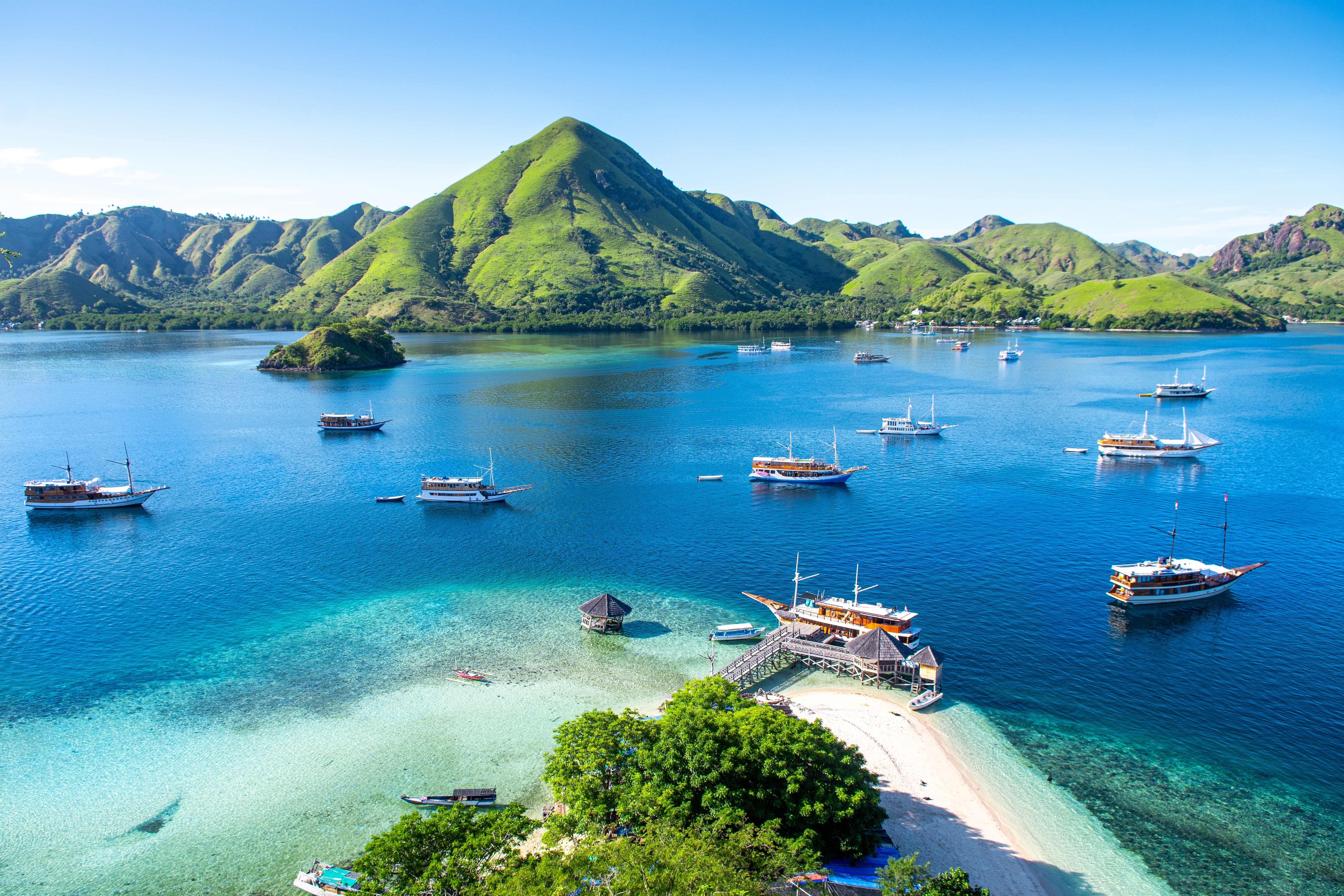 Komodo Island Yacht Charter