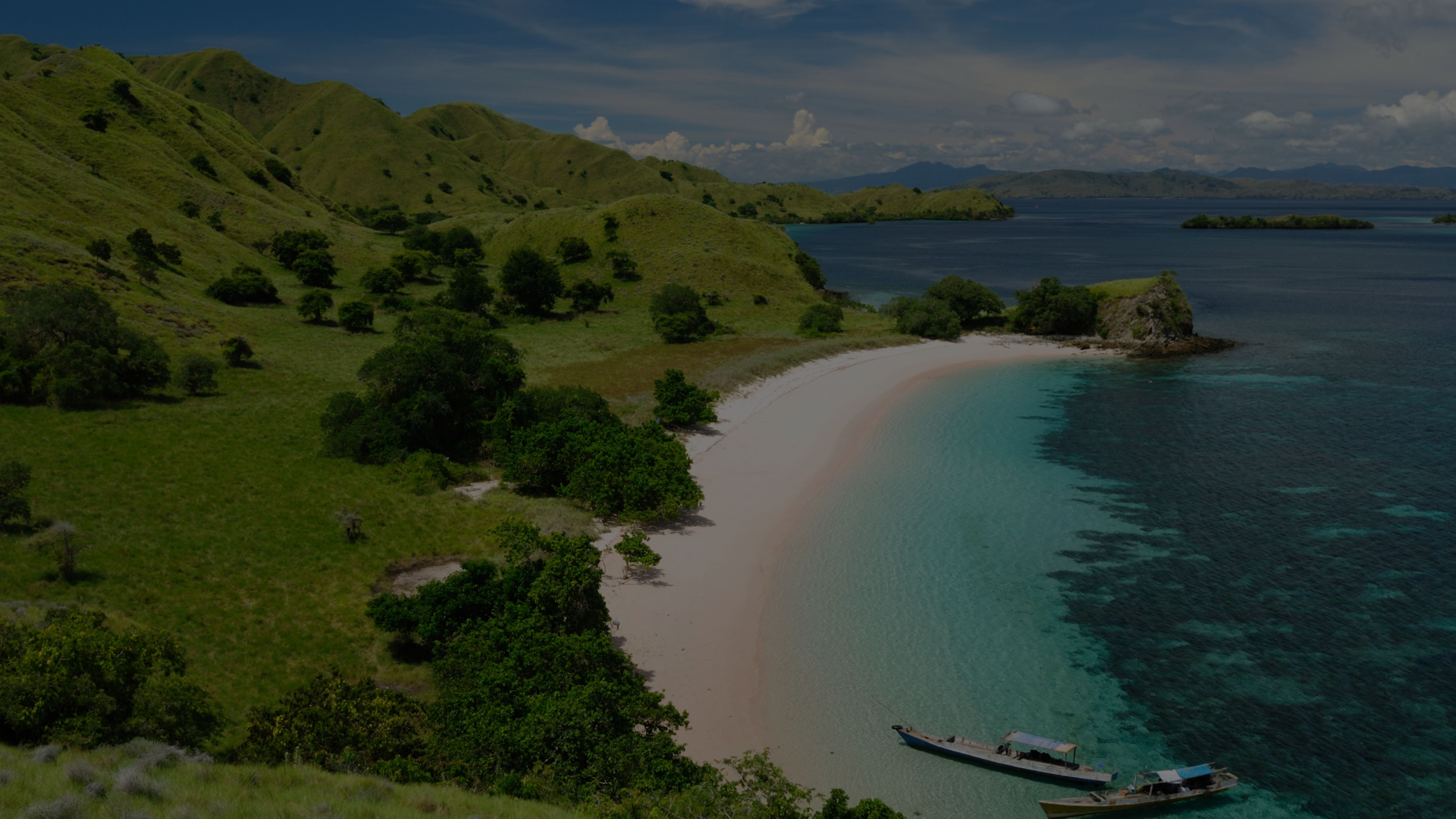 Flores Yacht Charter
