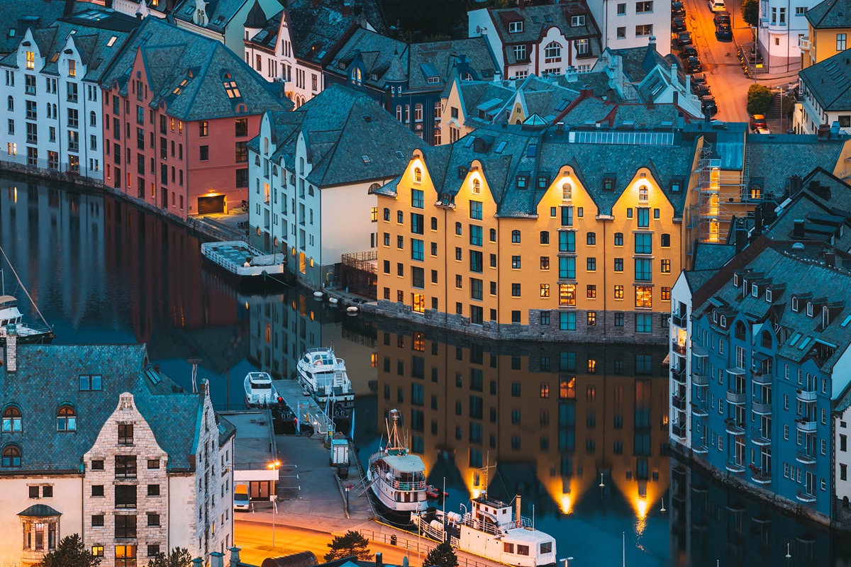 Destination image